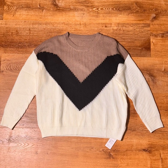 Cupshe Sweaters - NWT Cupshe size S Colorblock Sweater in Cream, Brown, and Black